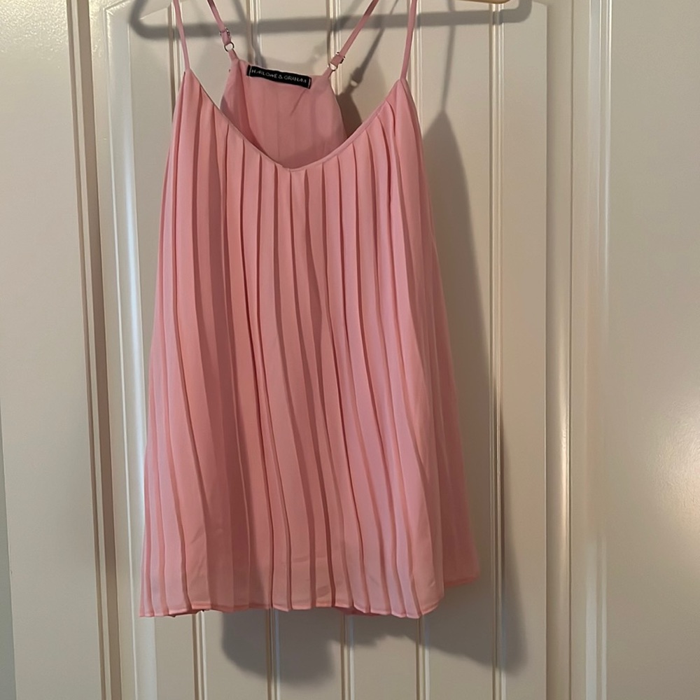 Sleeveless pleated top with adjustable straps. Size large worn once